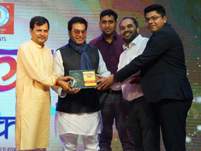 Dr. Avinash Tiwari Palliative, MD, Medicine Specialist, Raipur, Chhattisgarh being awarded